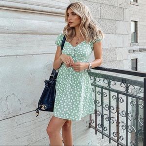 MISSGUIDED FLORAL MINI DRESS